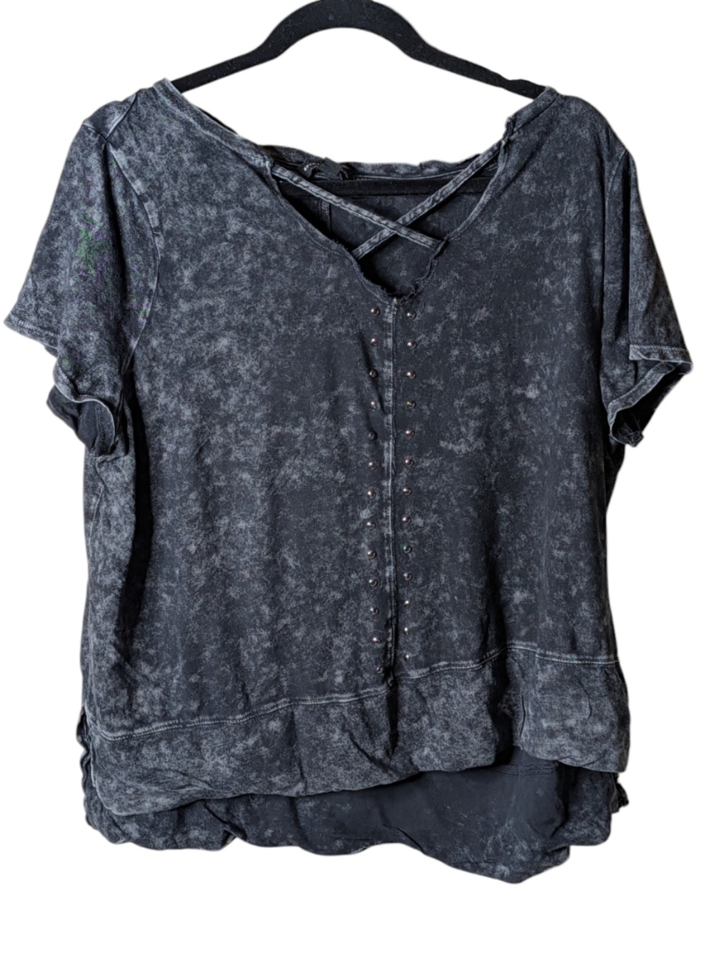 Rock & Republic Washed Charcoal Crisscross V-Neck Tee size XL